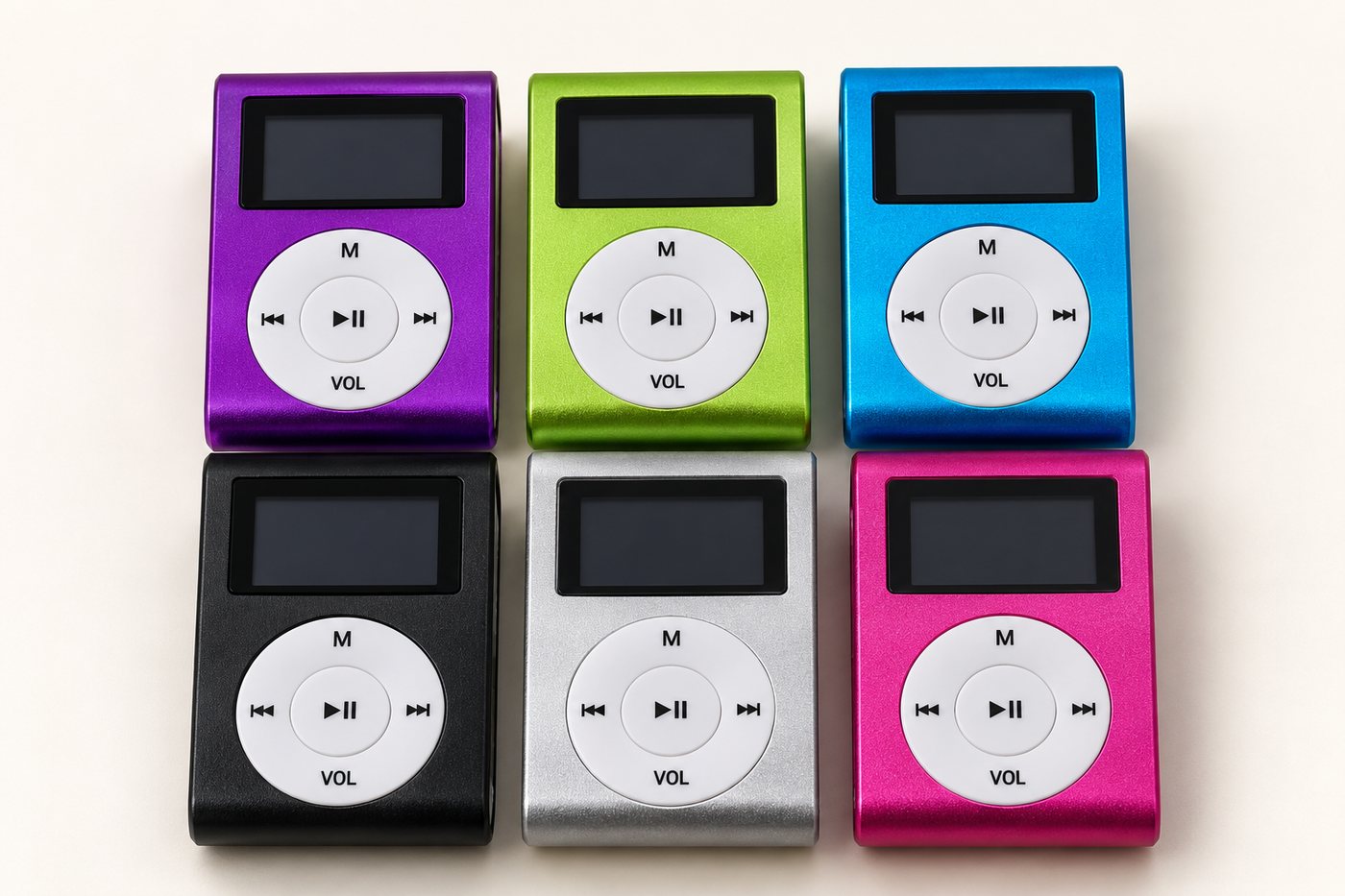 Zes Clipsie mp3-spelers in paars, groen, blauw, zwart, zilver en roze